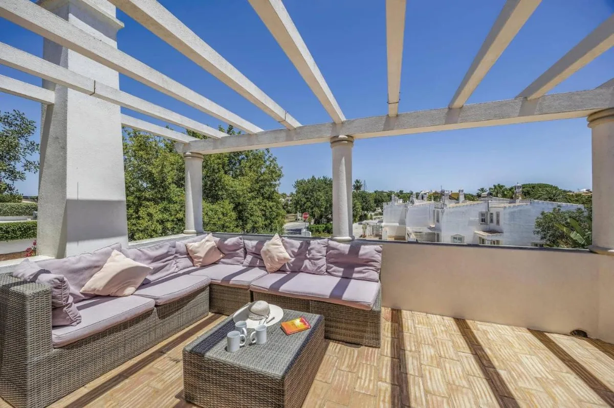 Villa Flor by Villa Plus