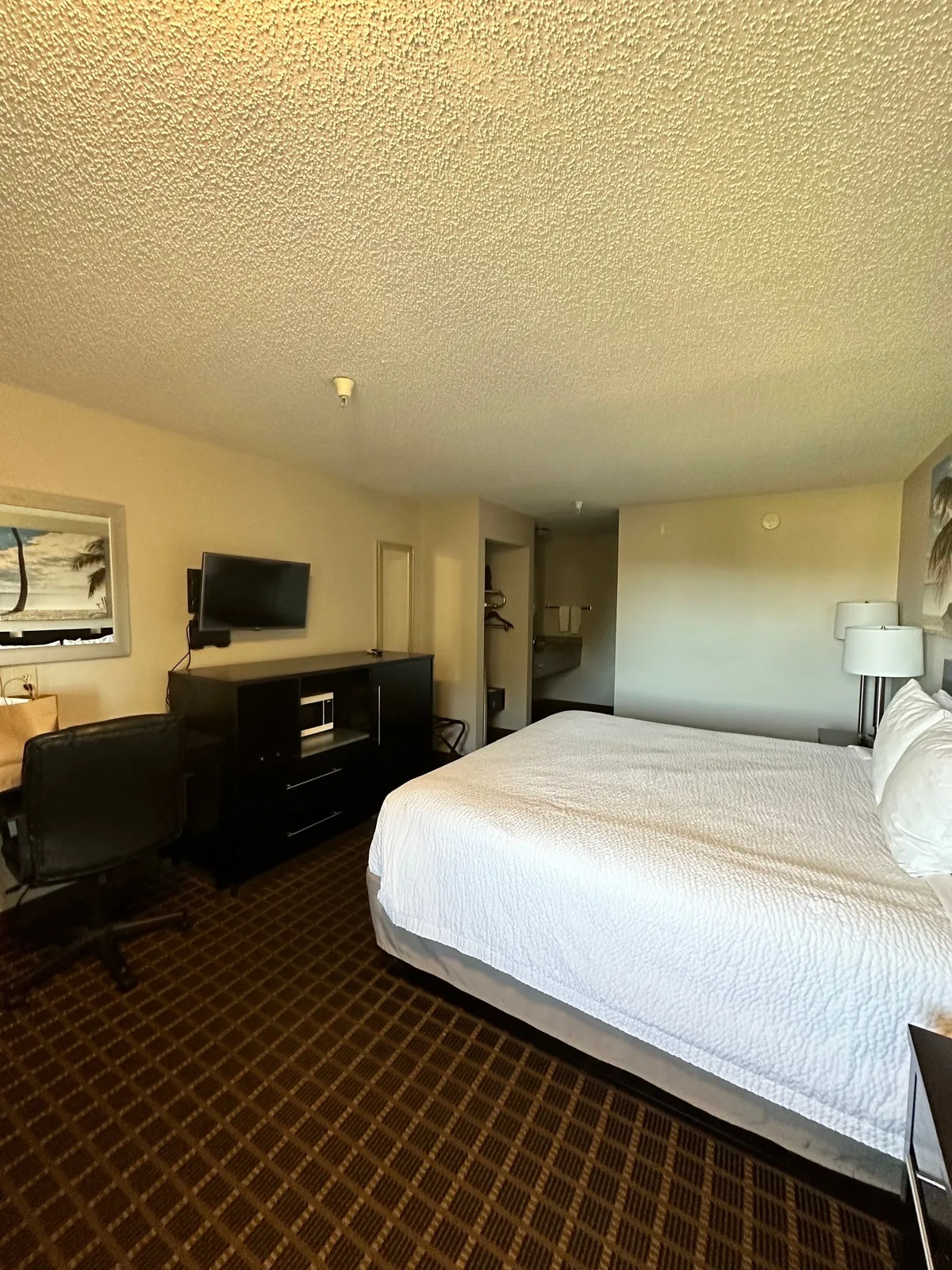 Days Inn by Wyndham Marietta White Water — 5