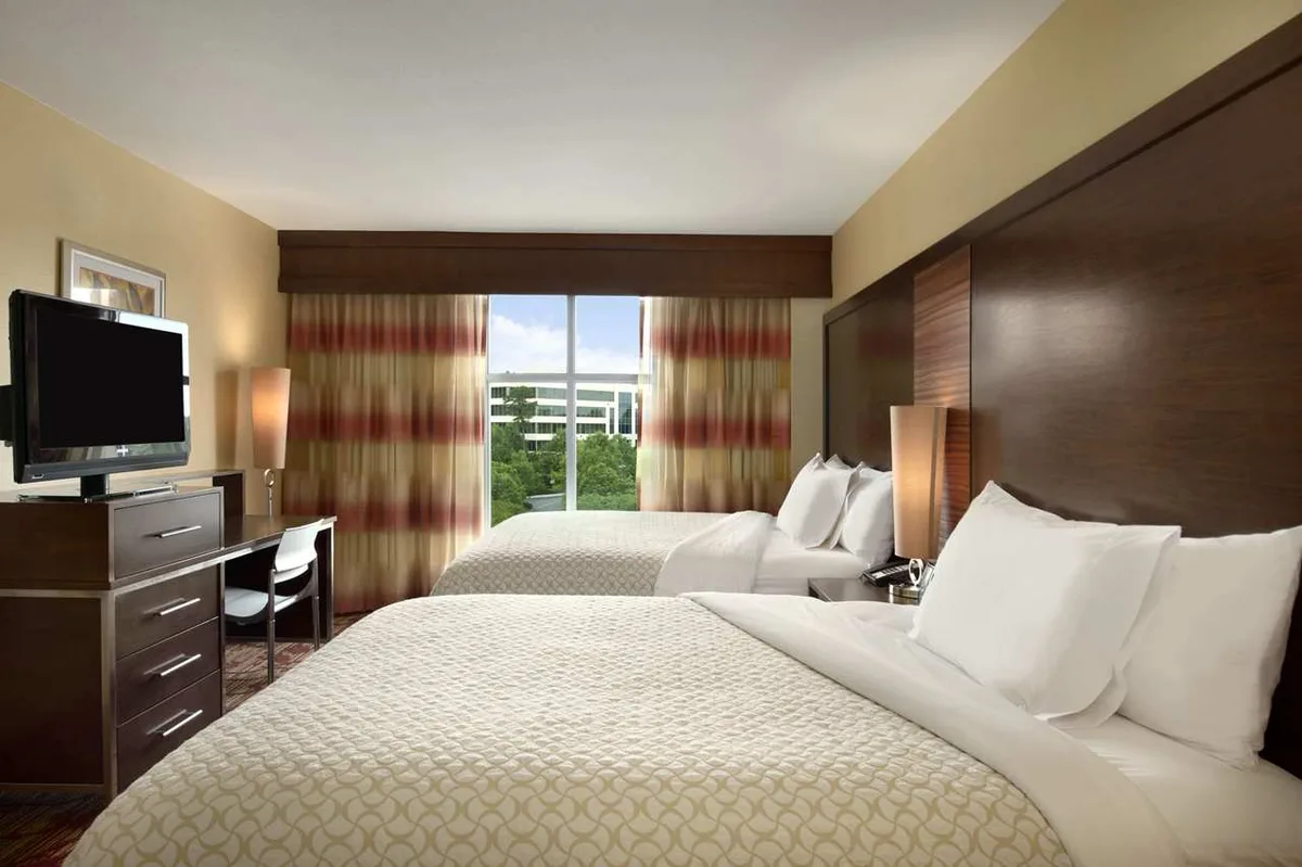 Embassy Suites by Hilton Atlanta Kennesaw Town Center