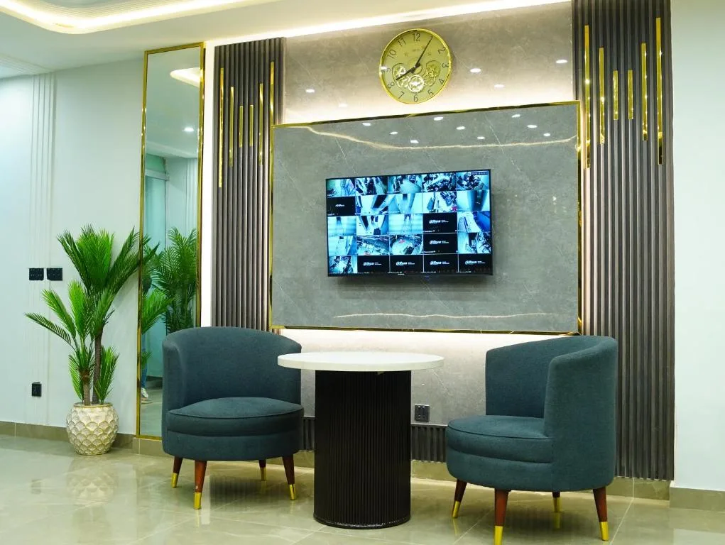 Gold Pine Hotel Mall Road — 5