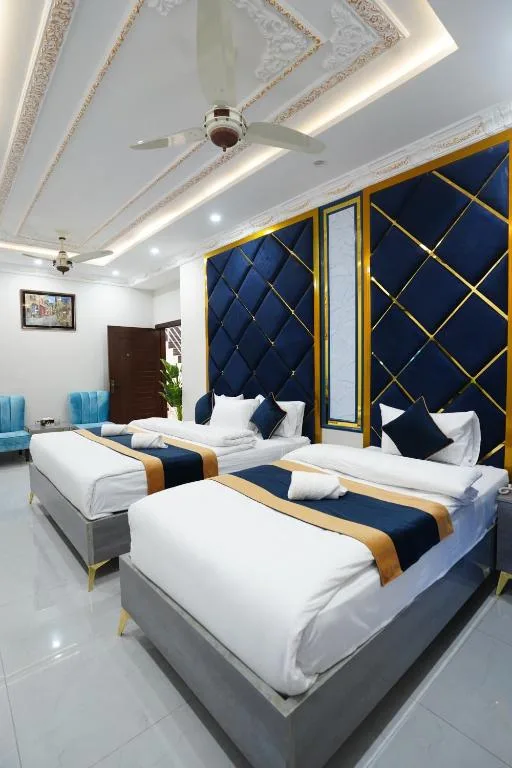 Hotel Breezy Lahore — 4