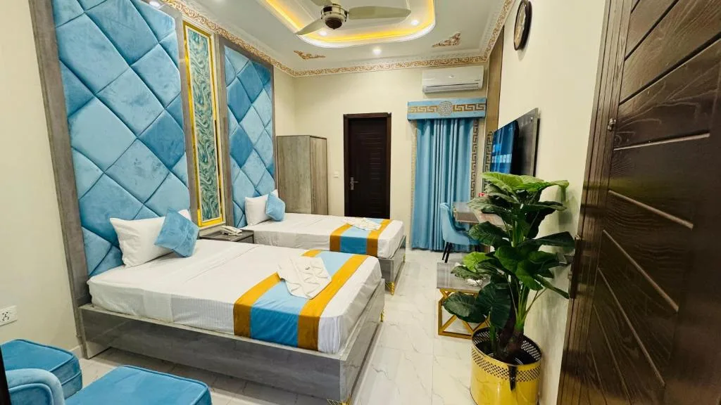 Hotel Breezy Lahore — 5