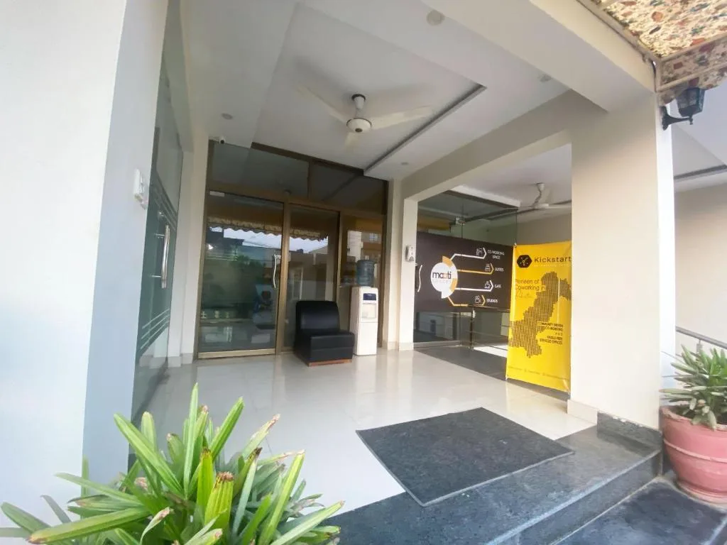 Maati Spaces - Rooms with Kitchen — 4