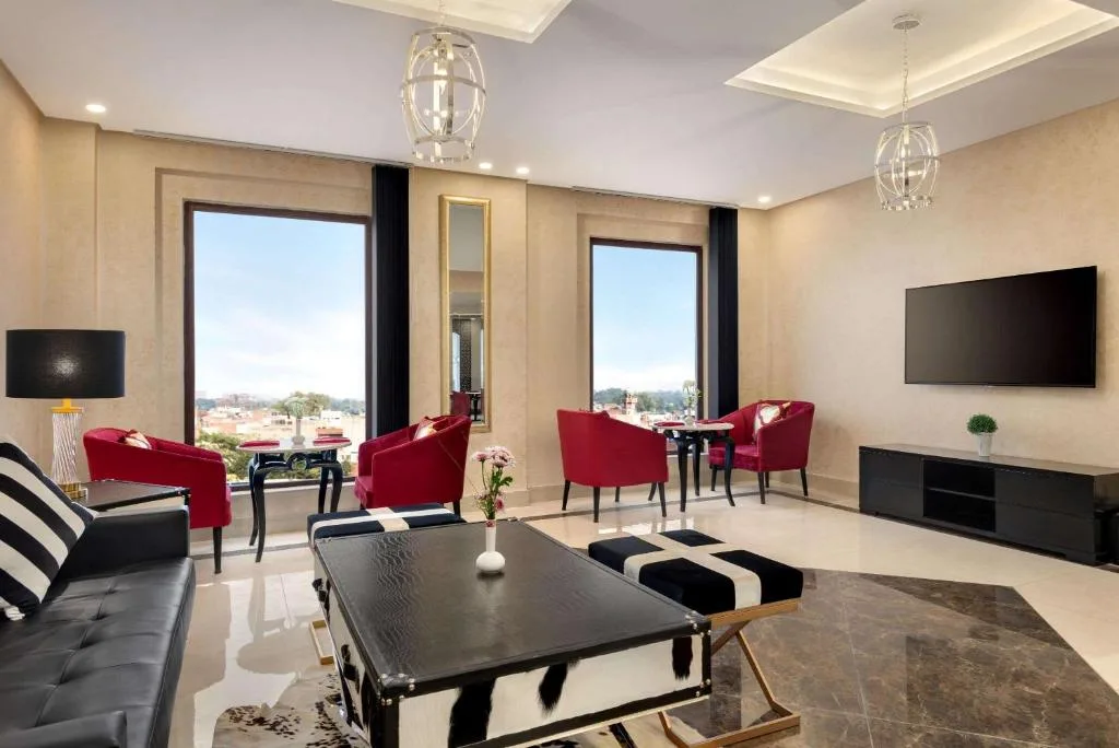 Ramada by Wyndham Lahore Gulberg II — 4