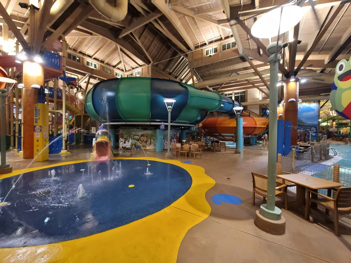 Comfort Inn & Suites Erie - Splash Lagoon Indoor Waterpark