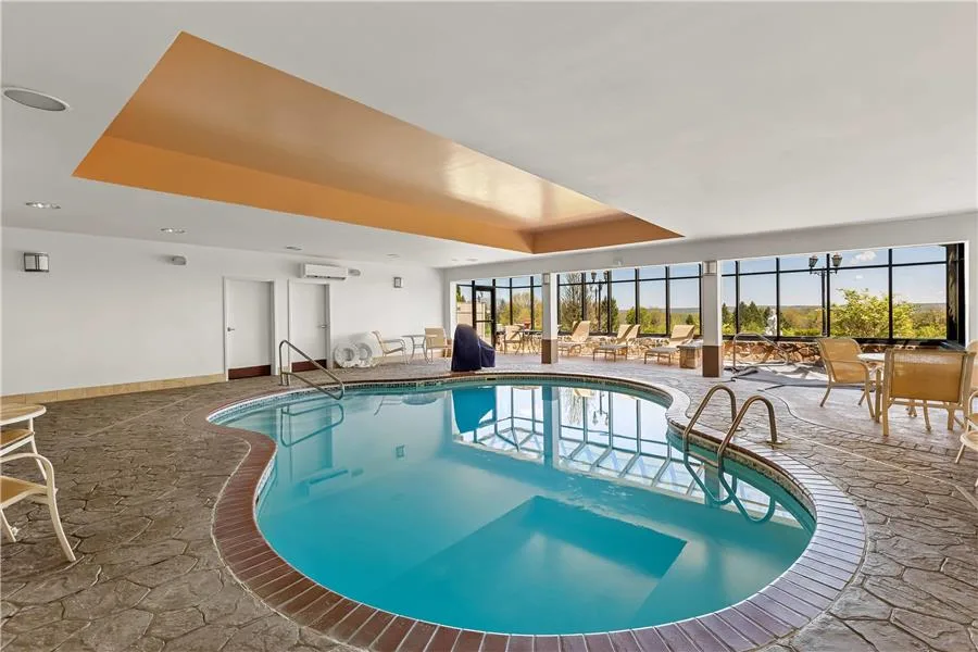 Comfort Suites Edinboro