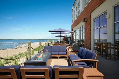 Courtyard by Marriott Erie Bayfront — 3