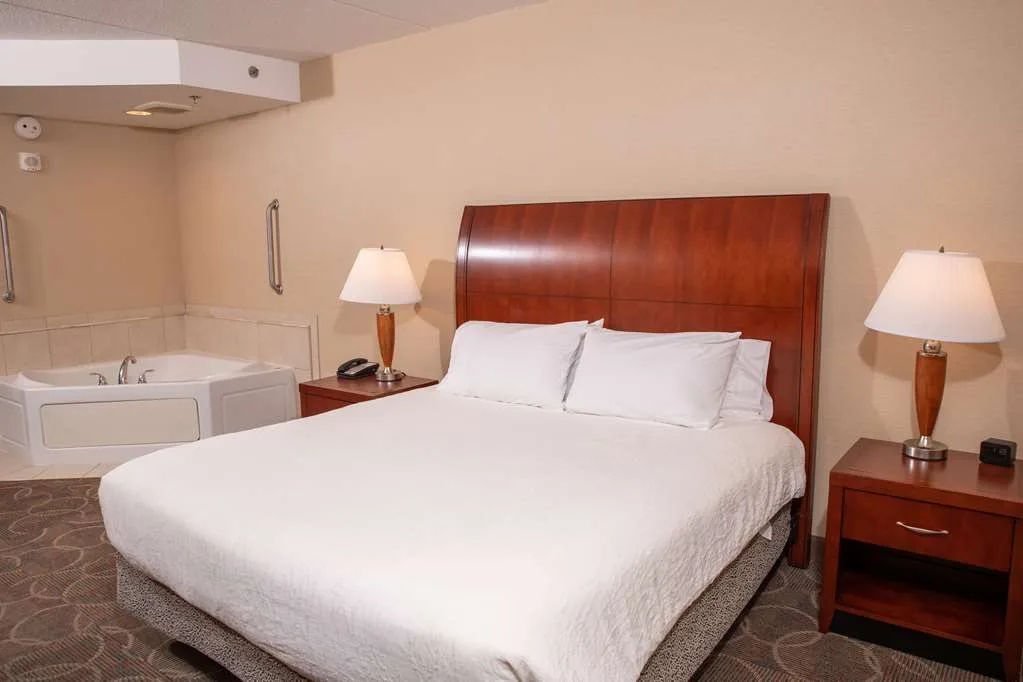 Hilton Garden Inn Erie — 3