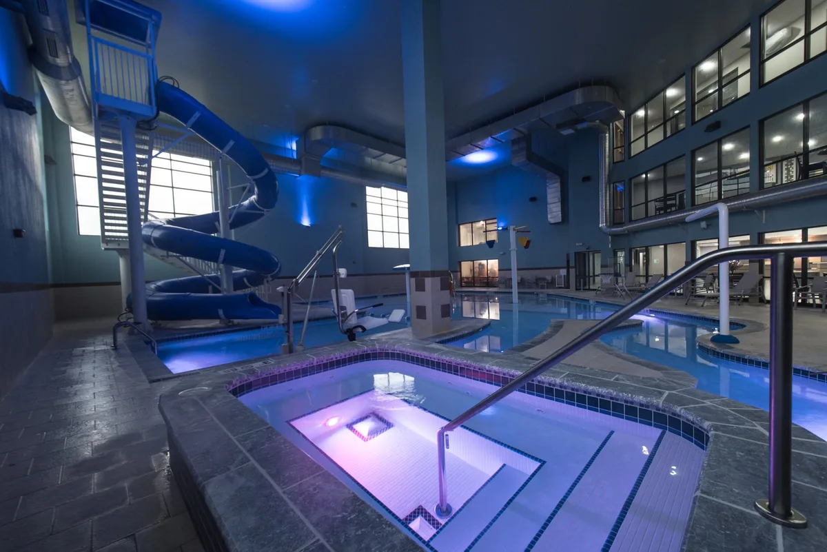 Holiday Inn Express & Suites
