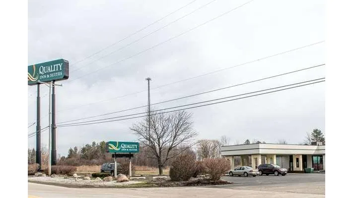 Quality Inn & Suites Fairview - Erie — 3