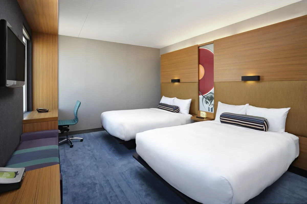 Aloft by Marriott Vaughan Mills — 4