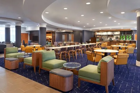 Courtyard by Marriott Toronto Markham — 5
