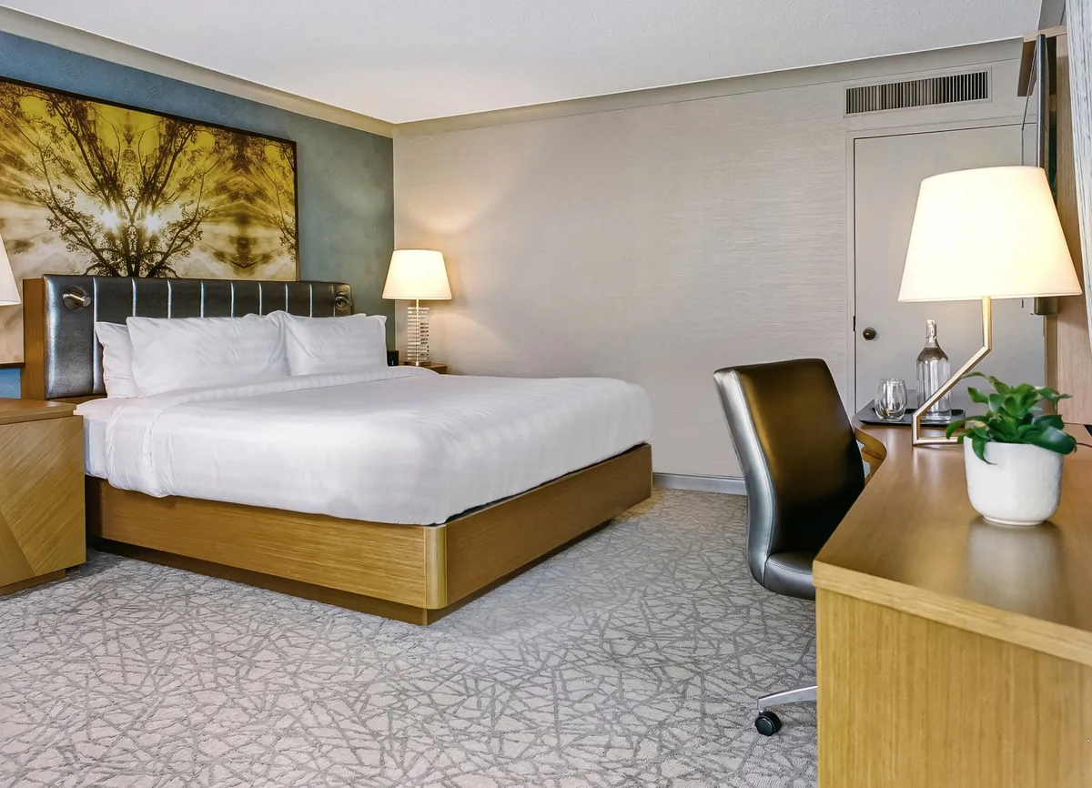 Crowne Plaza Toronto - North York by IHG — 4