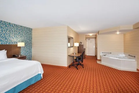 Fairfield by Marriott Inn & Suites Toronto Airport — 5