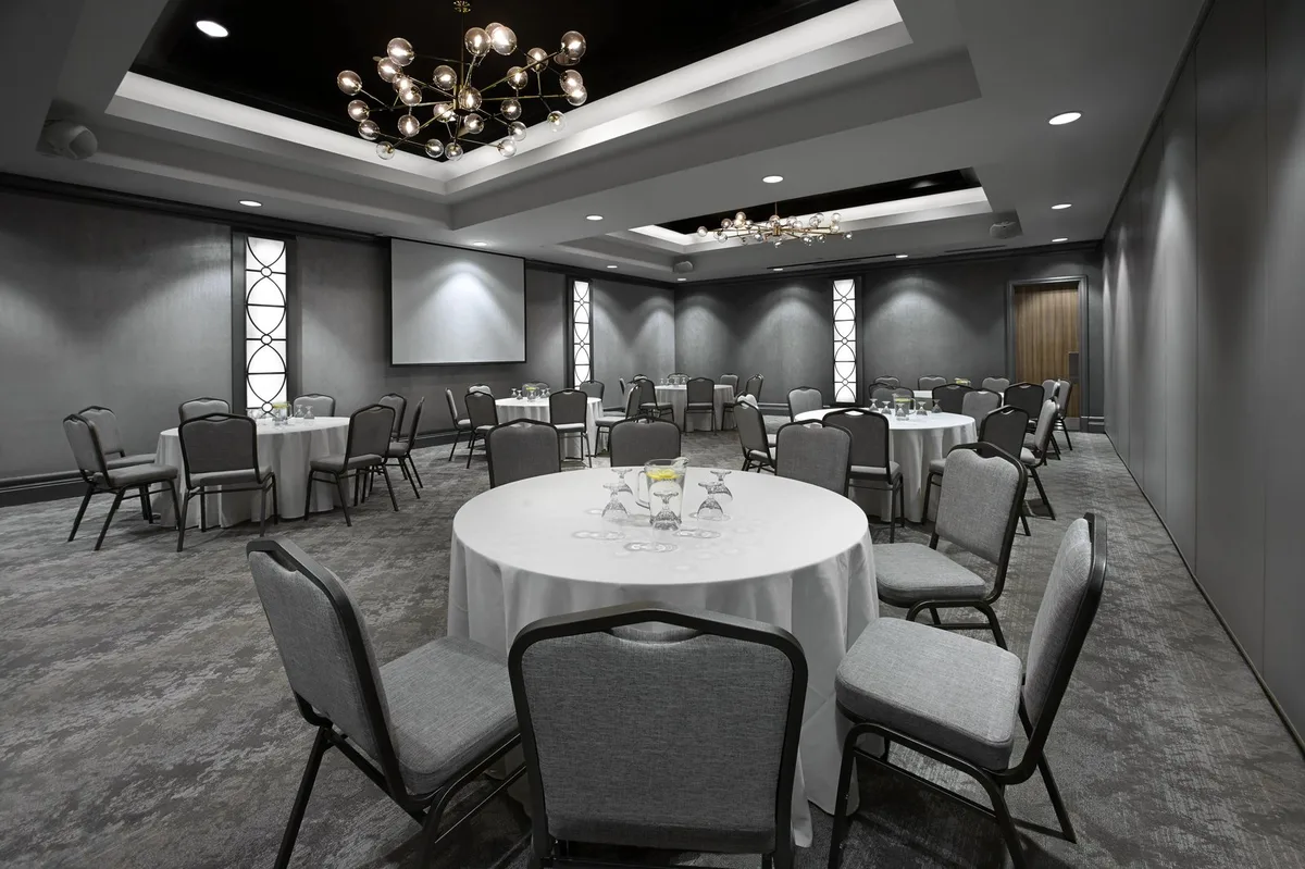 Hilton Garden Inn Toronto Airport — 2
