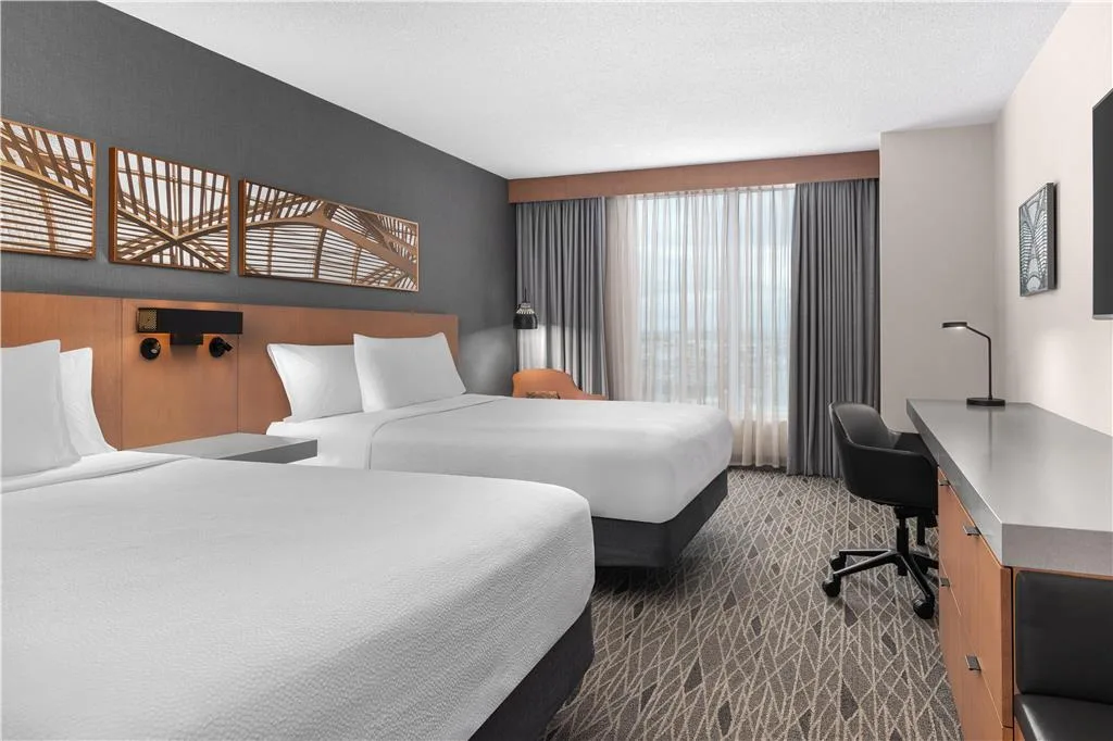 Hilton Garden Inn Toronto Airport — 4