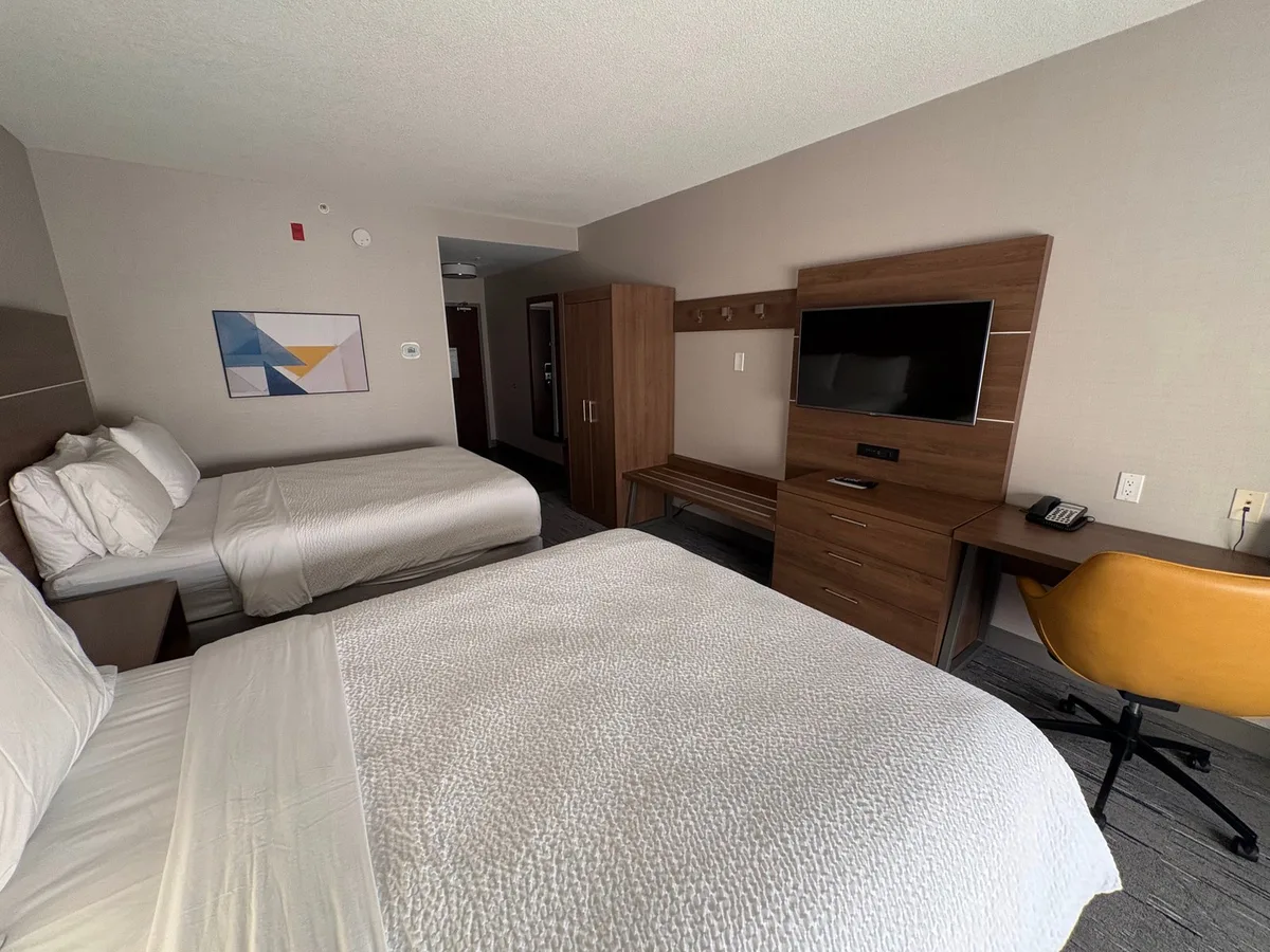 Holiday Inn Express & Suites Toronto - Markham by IHG — 3