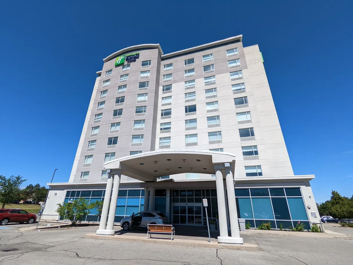 Holiday Inn Express & Suites Toronto - Markham by IHG — 4