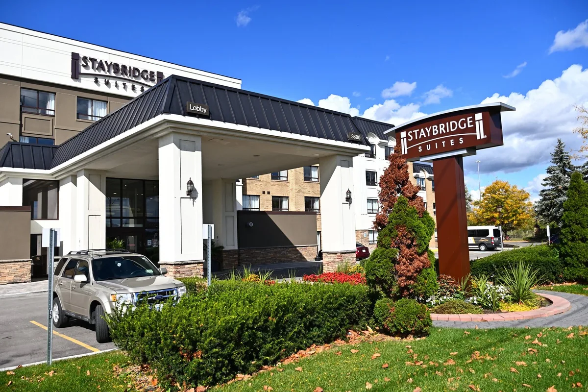 Staybridge Suites Toronto - Vaughan South — 2