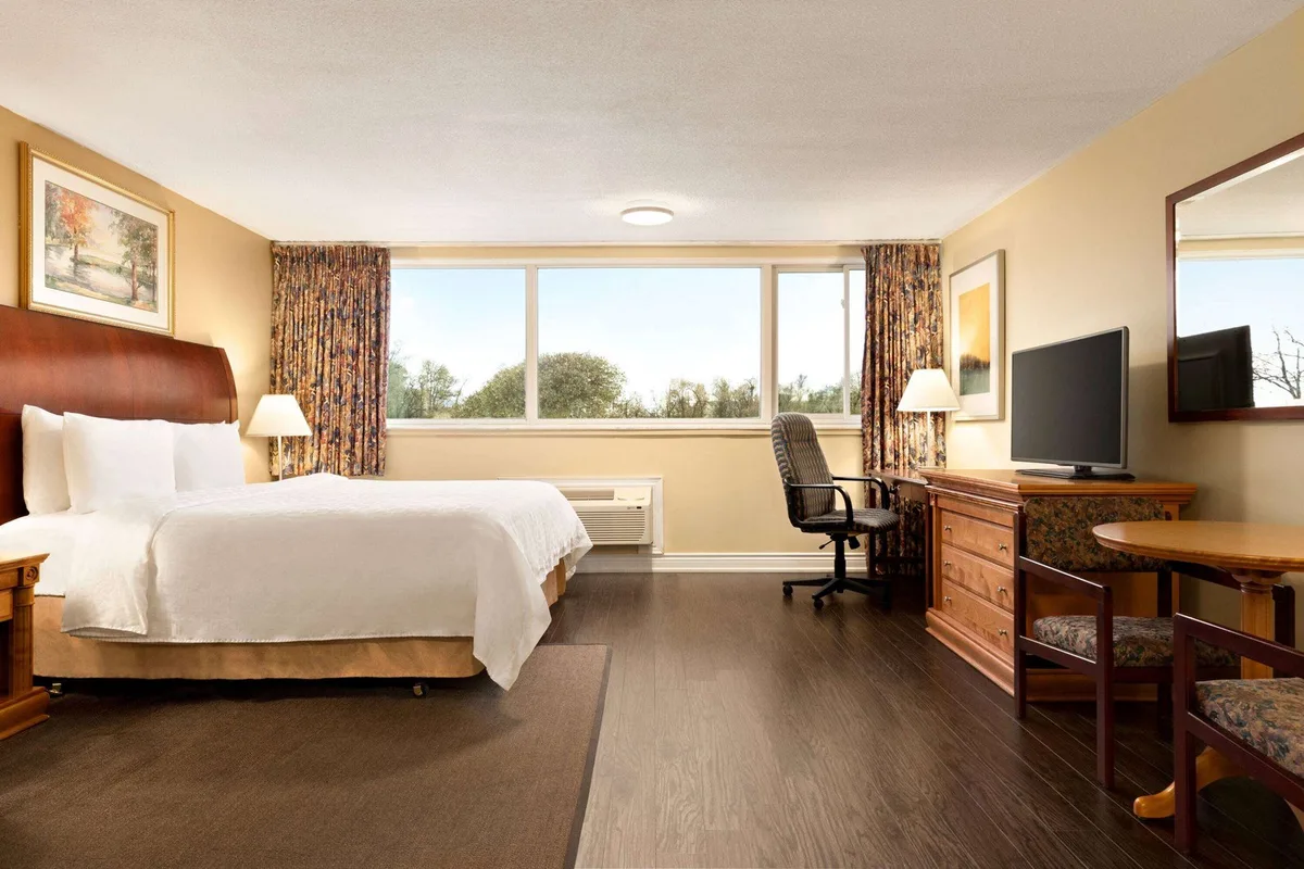 Travelodge by Wyndham Richmond Hill — 2