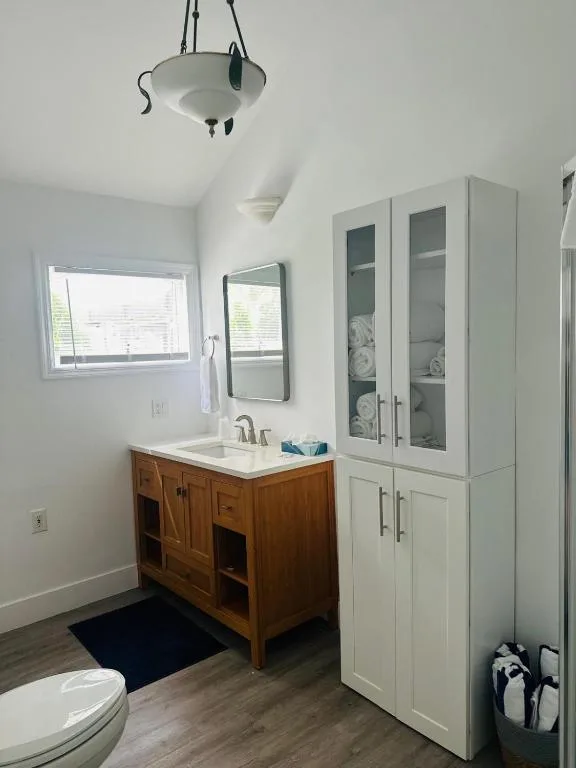 Hamptons Vacation Inn — 2
