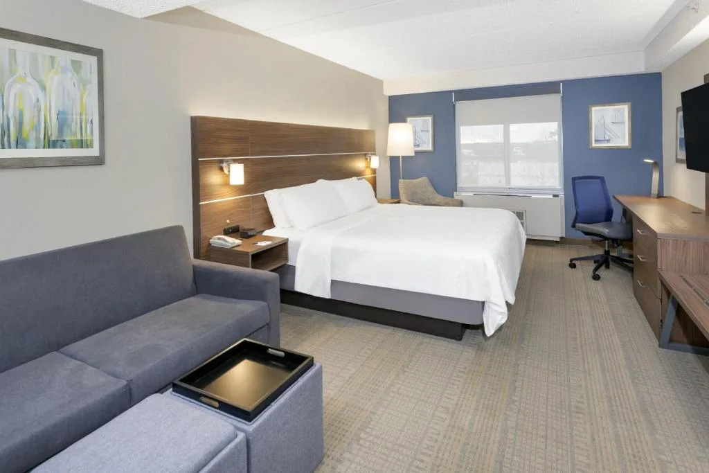 Holiday Inn Express & Suites Riverhead - Long Island by IHG — 2