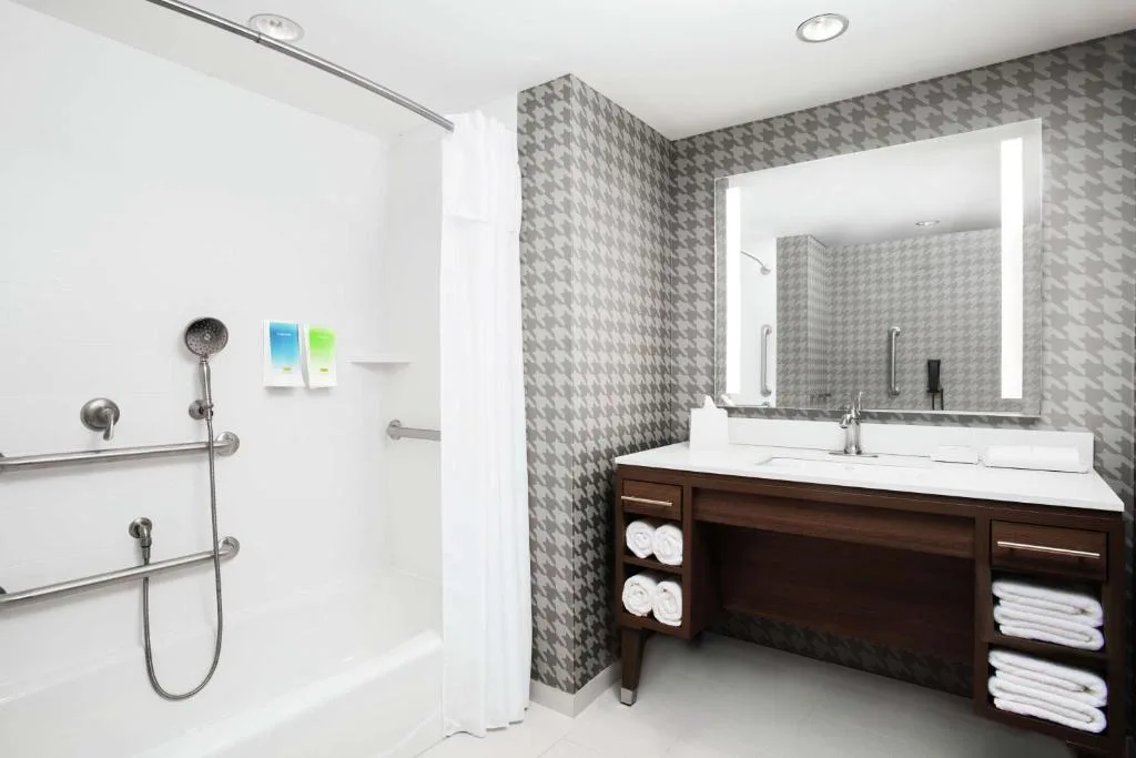 Home2 Suites by Hilton Long Island Brookhaven — 3