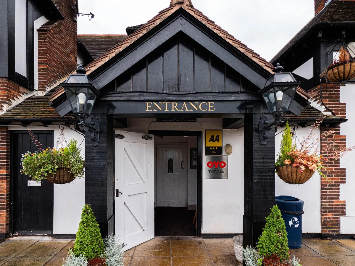 The Oak Baginton — 2