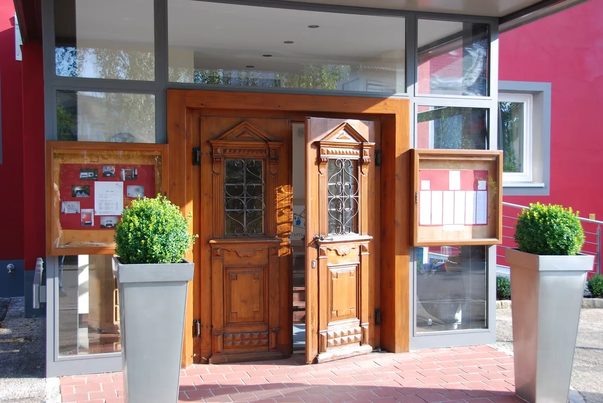 Villa | Hotel & Cafe — 2