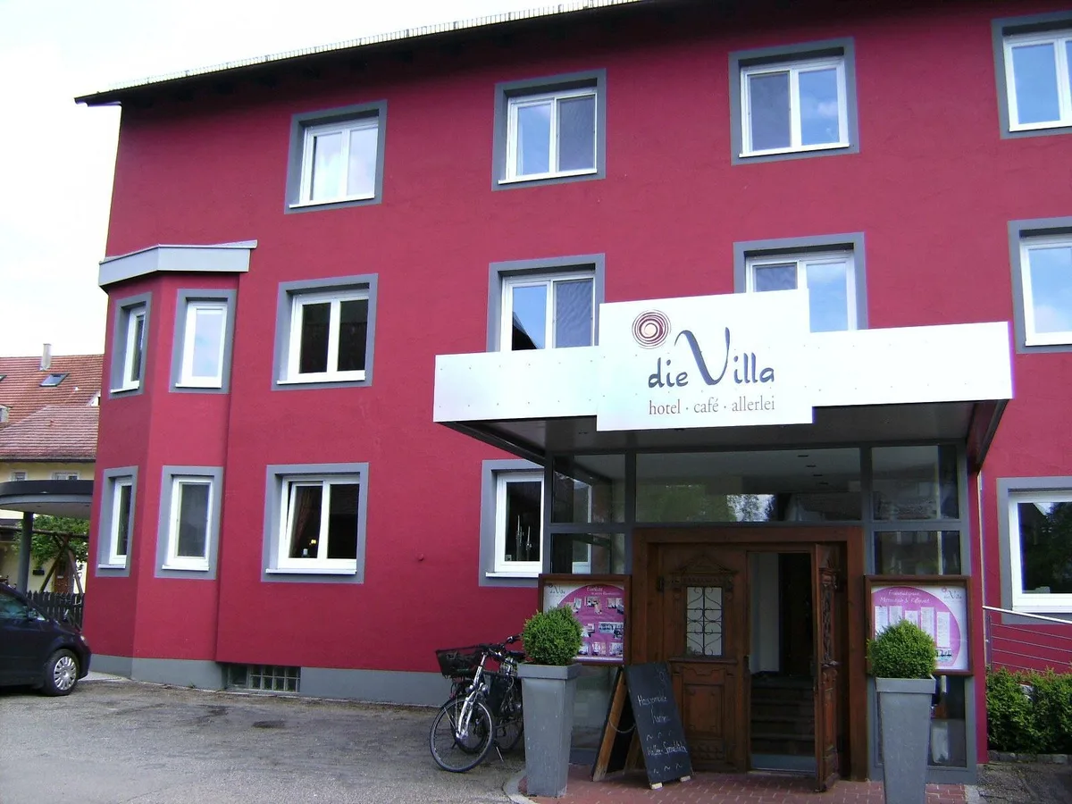 Villa | Hotel & Cafe — 5