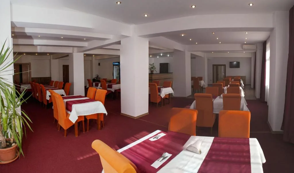 Hotel Otopeni — 4