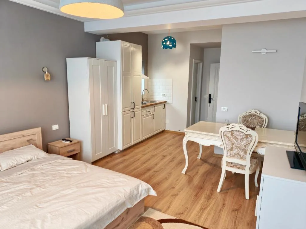 Otopeni Garden Guesthouse — 4