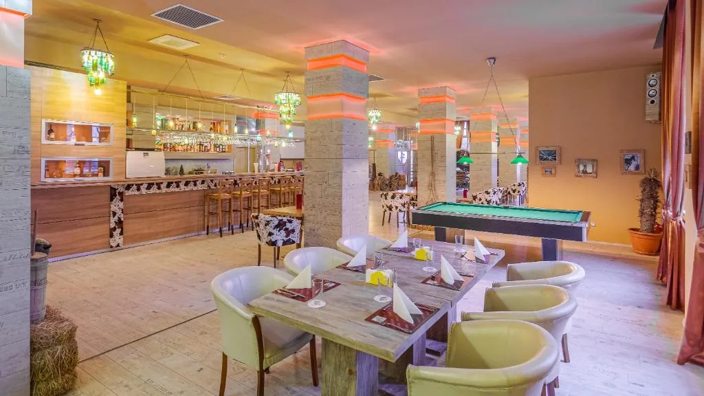 RIN Airport Hotel — 3