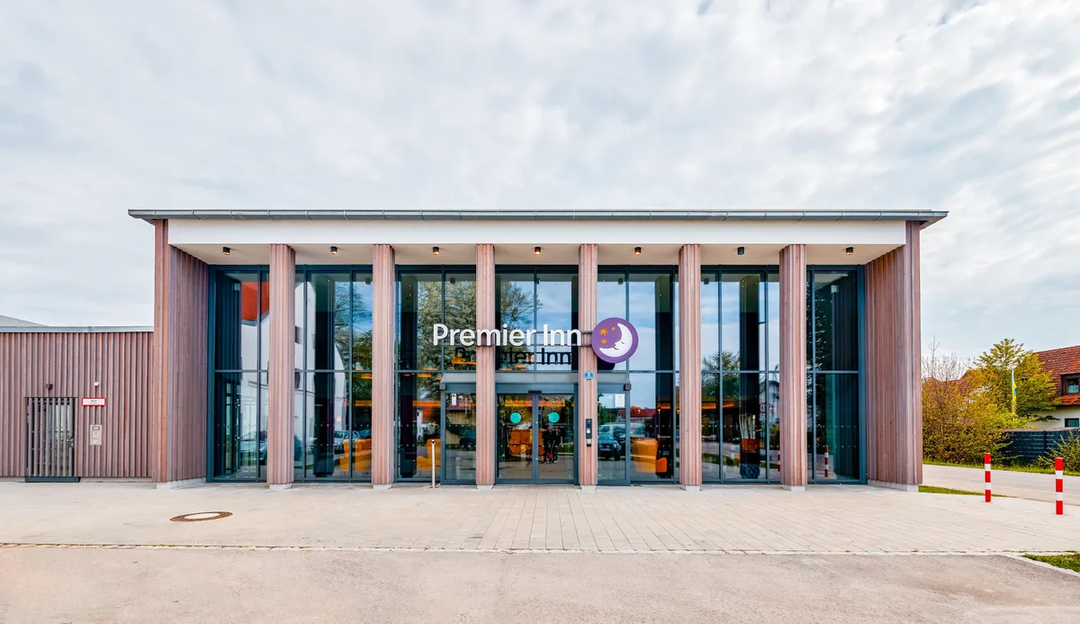 Premier Inn München Airport Süd Hotel — 2