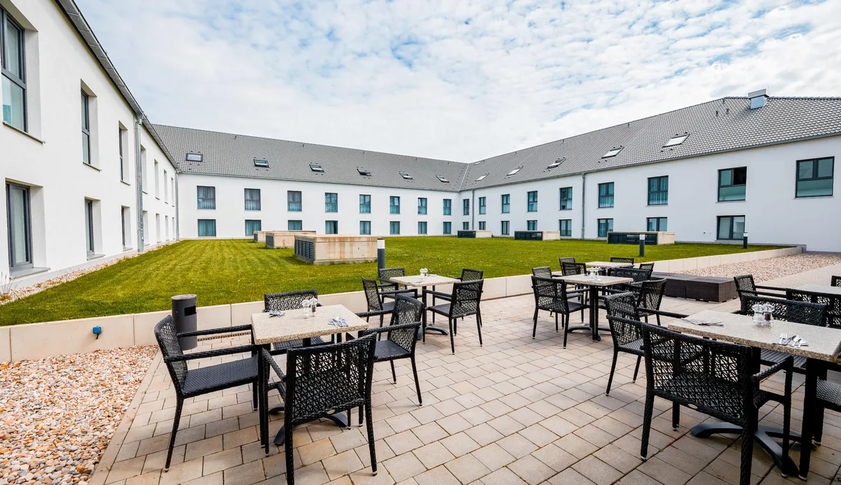 Premier Inn München Airport Süd Hotel — 4