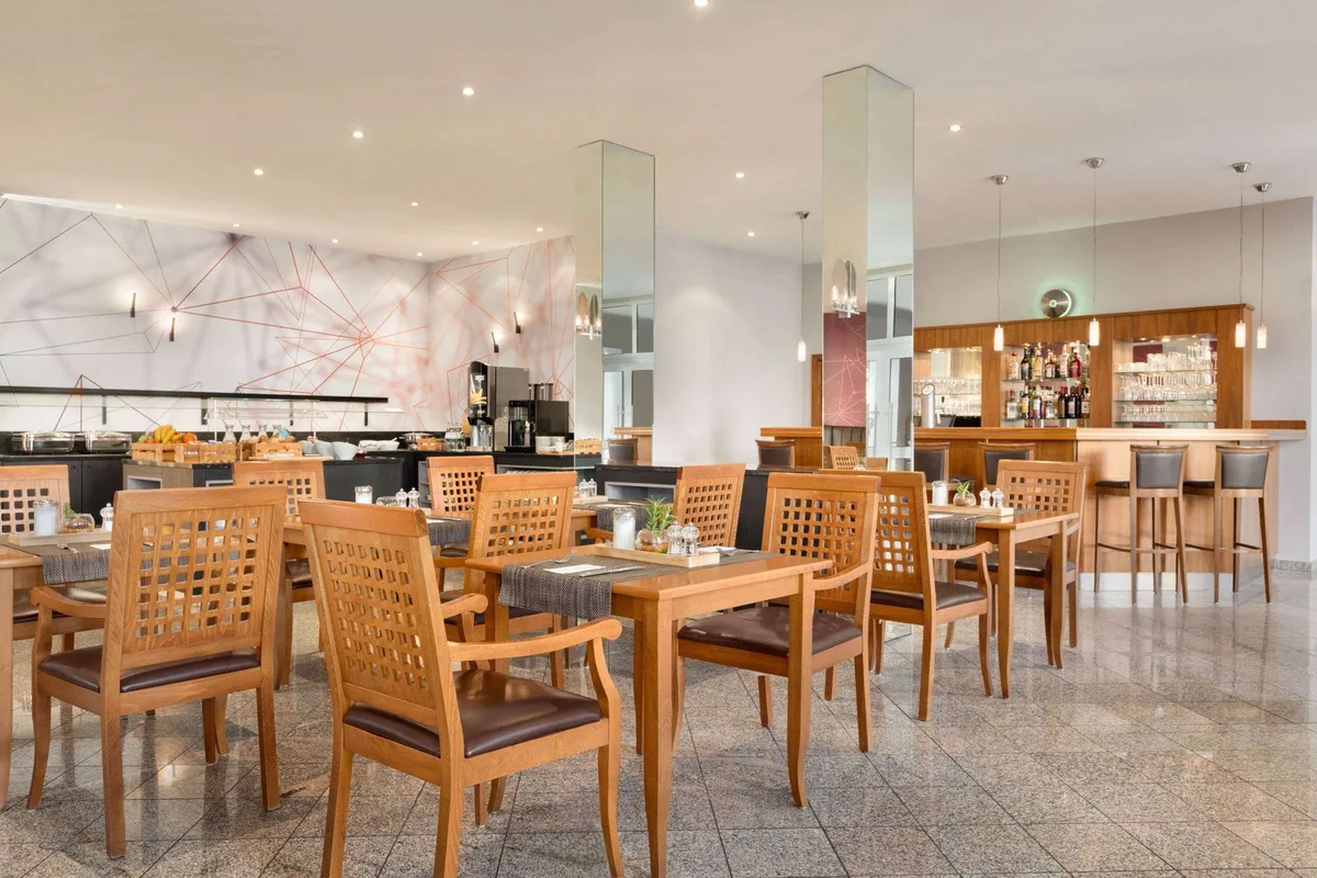 Ramada by Wyndham Muenchen Airport — 4