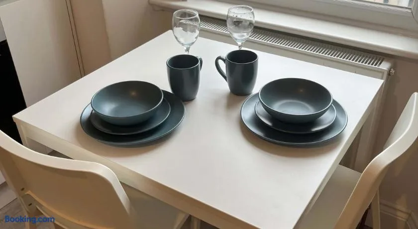 1 Bed Room Flat Close to seafront — 2