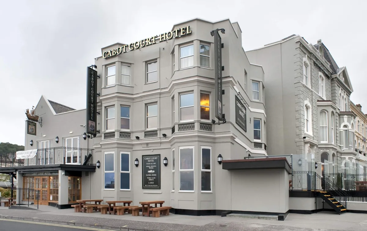 Cabot Court Hotel — 3