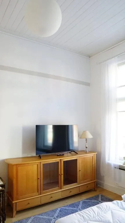 Wanha Rovastiinna, SELF-SERVICE Unique city apartment, FREE WiFi — 3