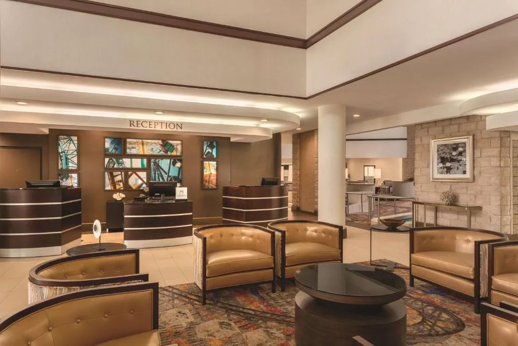Embassy Suites by Hilton Orlando International Drive ICON Park — 4