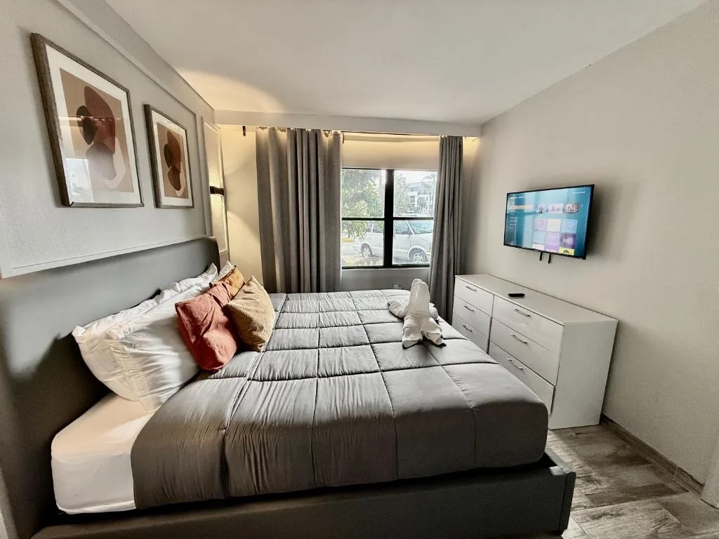 Entire condo near Universal Studios in Orlando - Free Resort Access — 4
