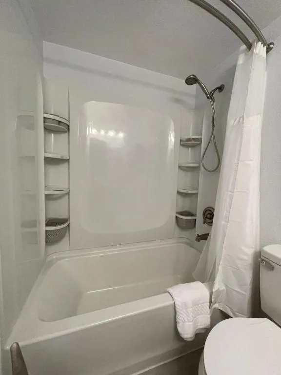 Lovely 1 bedroom Condo with pool — 3