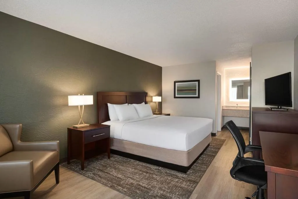 Mai Hana Hotel and Suites I Drive-Theme Parks — 5