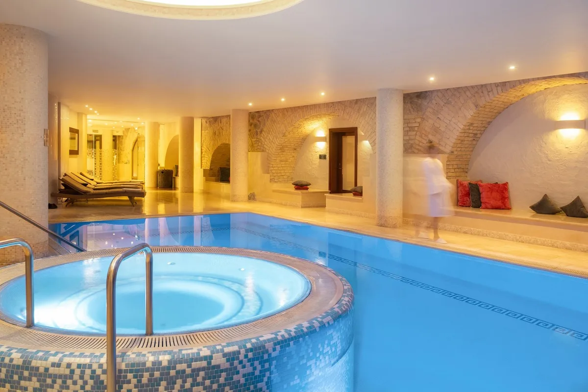 Grand Hotel Vilnius, Curio Collection by Hilton — 2