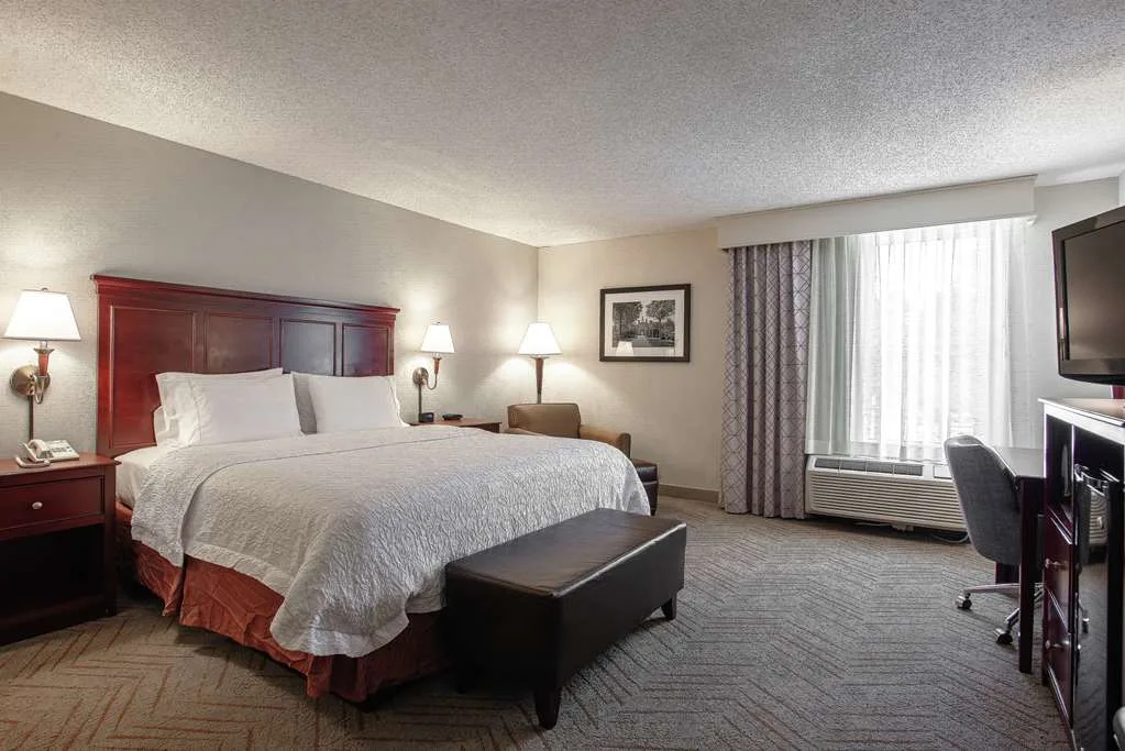 Hampton Inn & Suites Williamsburg-Richmond Rd. — 3