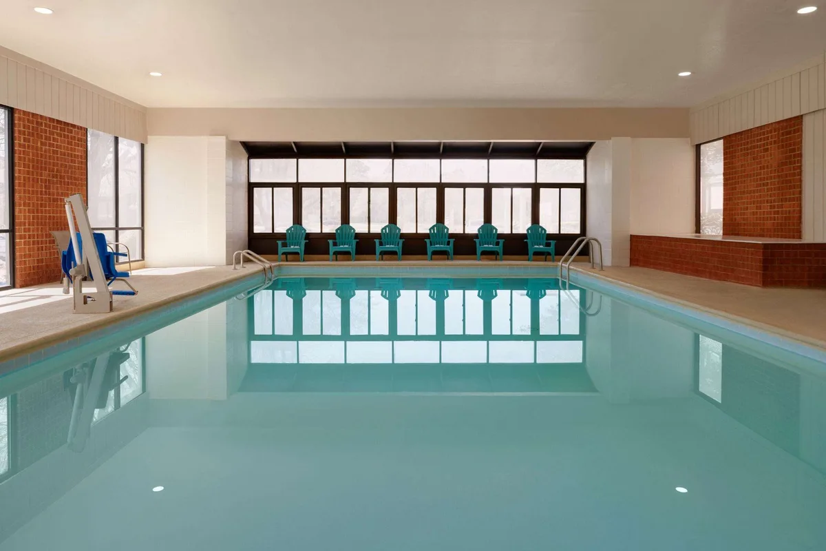 Wingate by Wyndham Williamsburg — 3