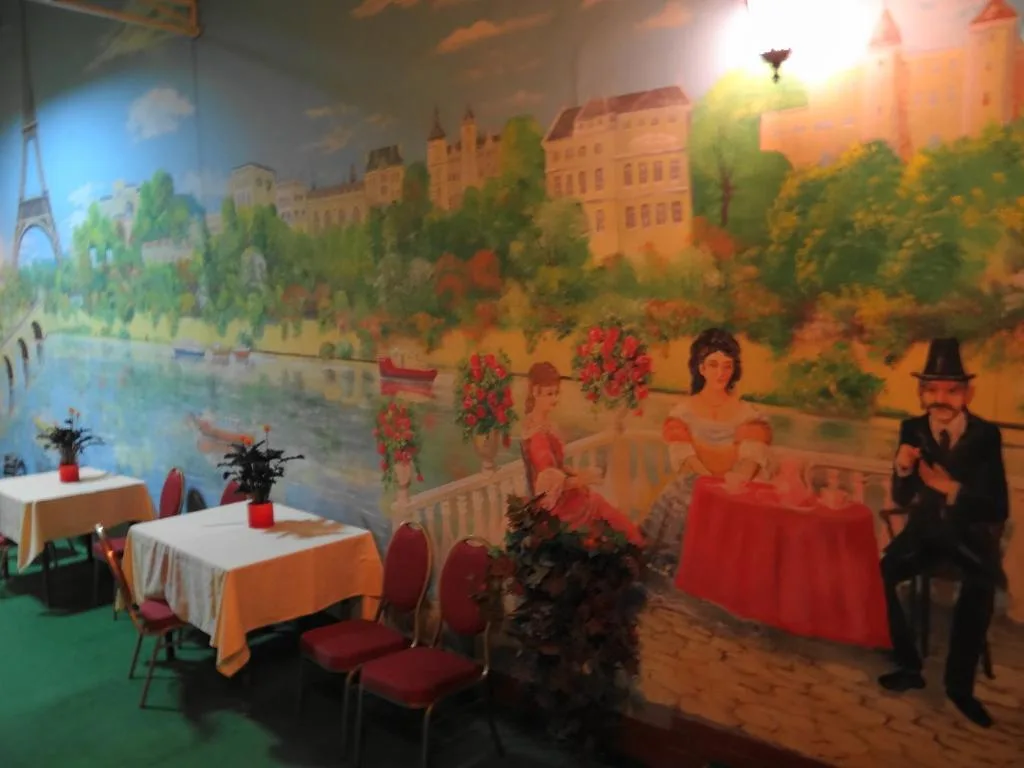 Hotel Sekwana — 4