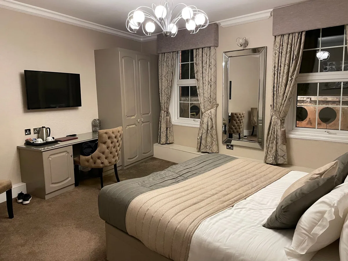 Borough Arms Hotel — 2