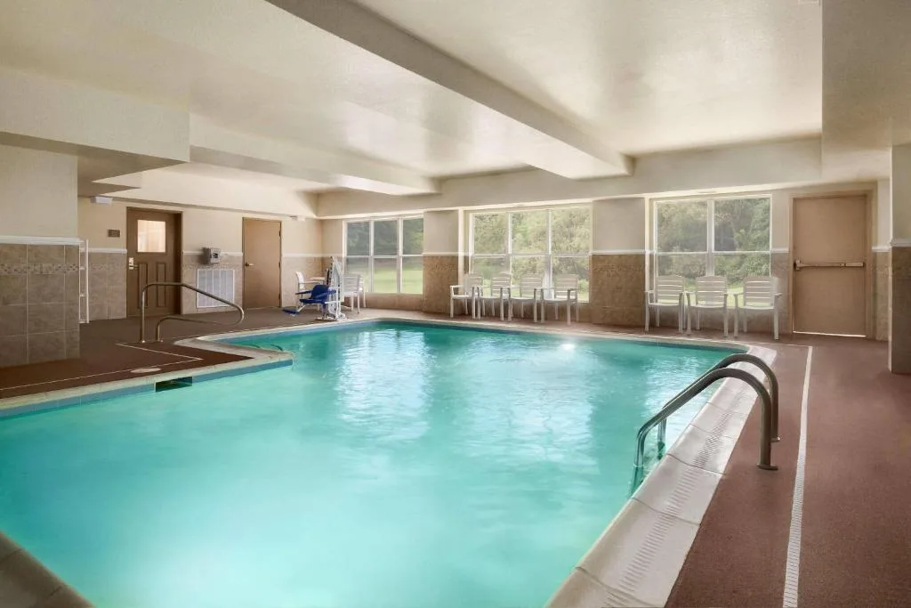 Country Inn & Suites by Radisson, Doswell Kings Dominion , VA — 4