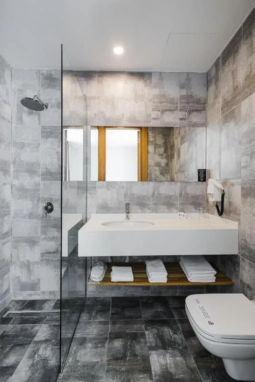 Ingate Hotel — 3